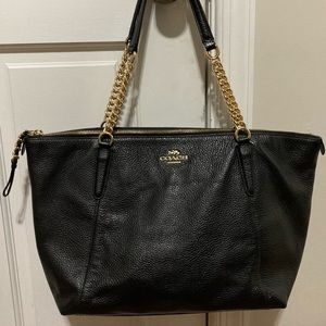 COACH PEBBLE CHAIN TOTE Great condition